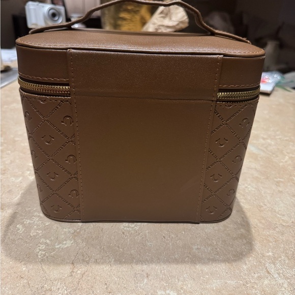 True Religion Vanity Case! - Picture 3 of 6